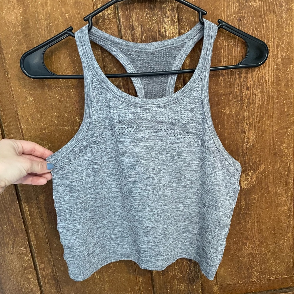 lululemon Swiftly Tech Cropped Racerback Tank Top 2.0 in Slate/White, size 8